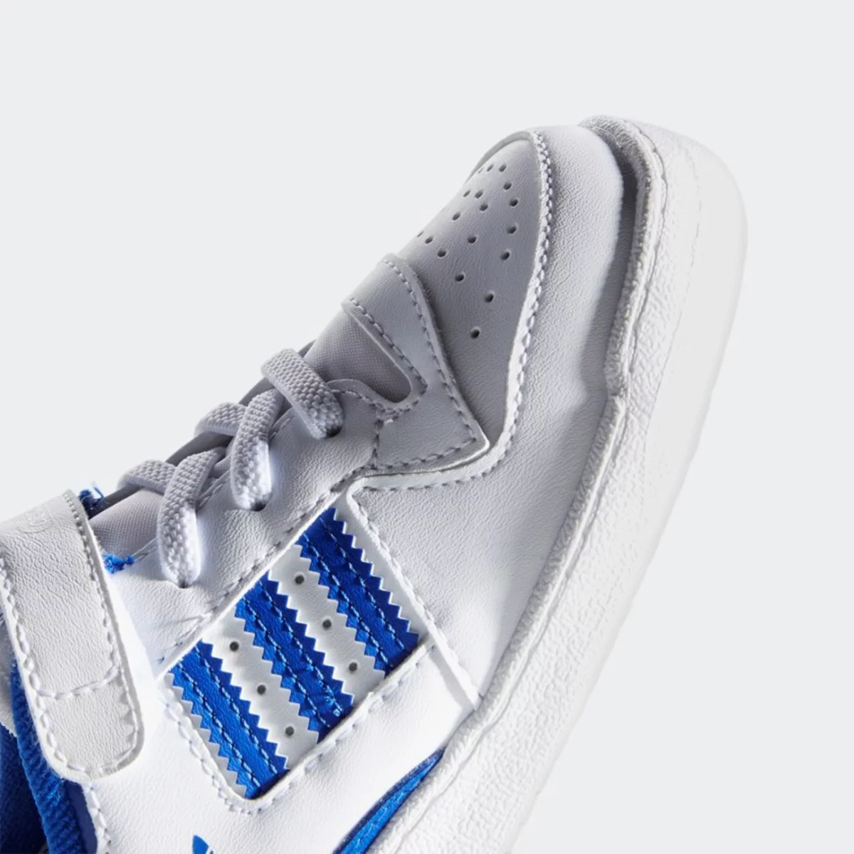 forum_low_shoes_leyko_fy7986_41_detail-huge-6657f85b8a41b
