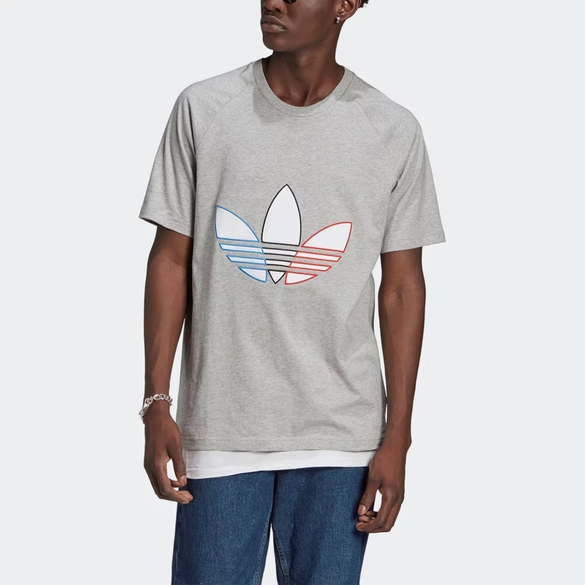 gq8917_app_on-model_front_gradient-huge-66575453b707d