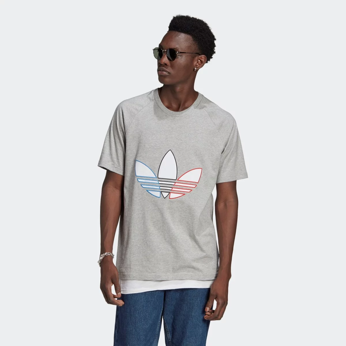 gq8917_app_on-model_standard_gradient-huge-6657545095177