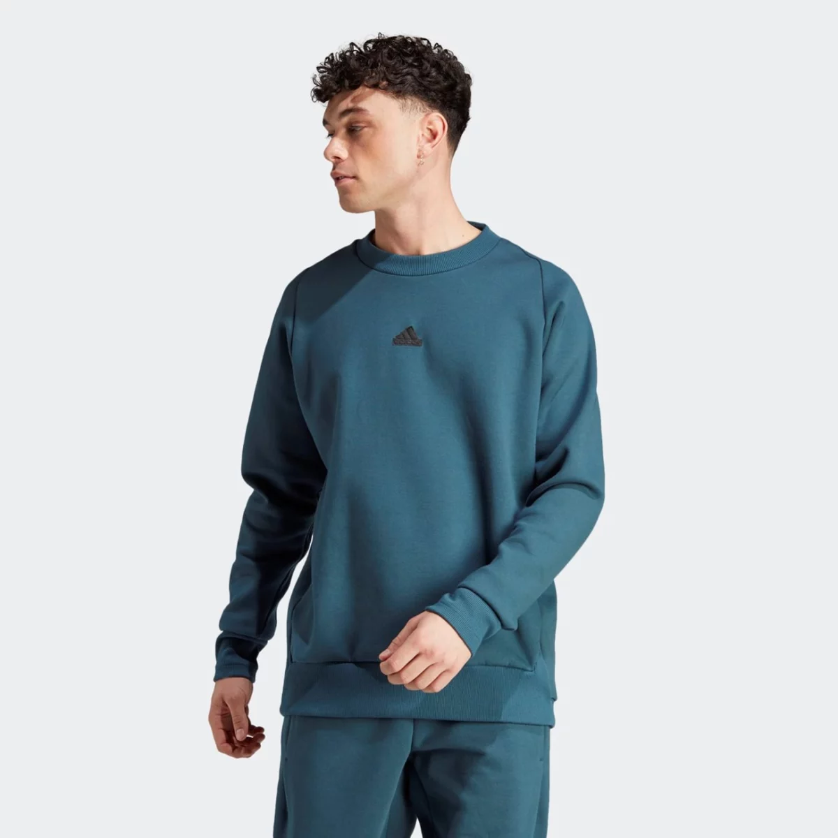 in5108_3_apparel_on-model_standard-view_grey-huge-6657a6ff98c8a