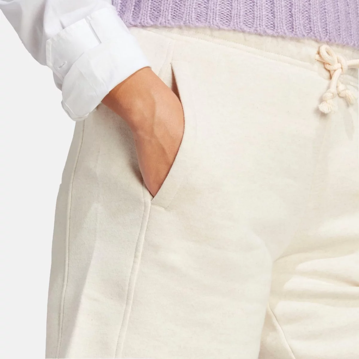ic6454_7_apparel_on-model_detail-view-2_grey-huge-6657a081a2641