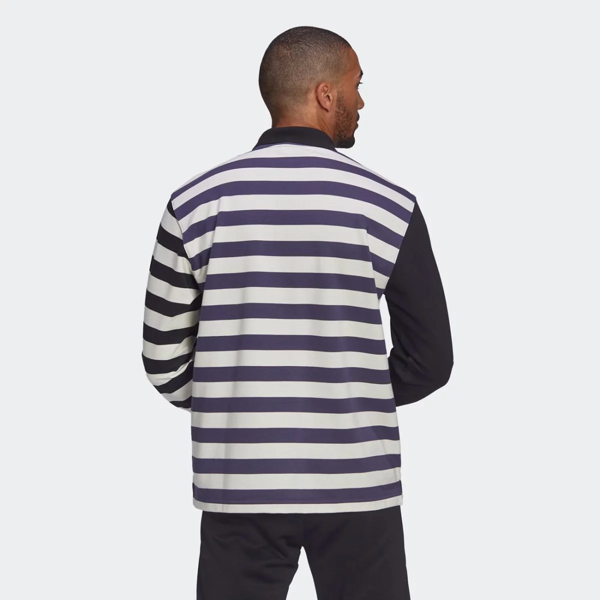 he4704_app_on-model_back_gradient-huge-6657766739adb