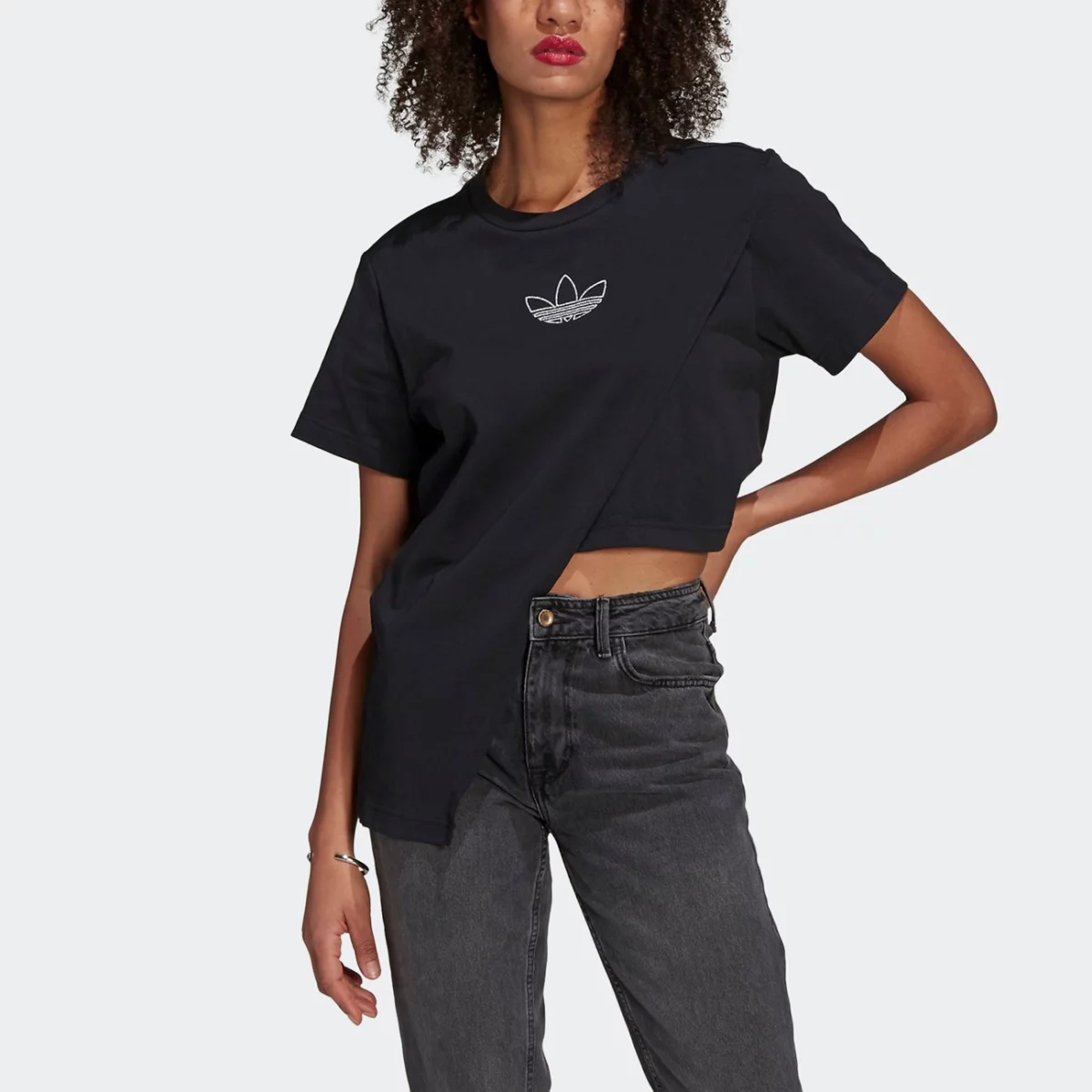 gn3160_app_on-model_front_gradient-huge-665756ba80d52