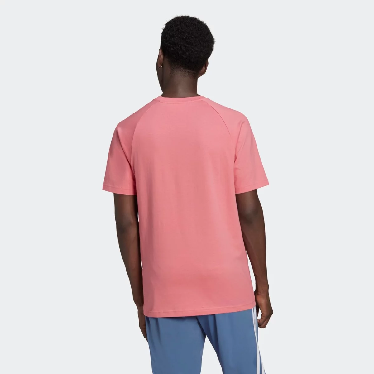gq8916_app_on-model_back_gradient-huge-6657545e5e63f