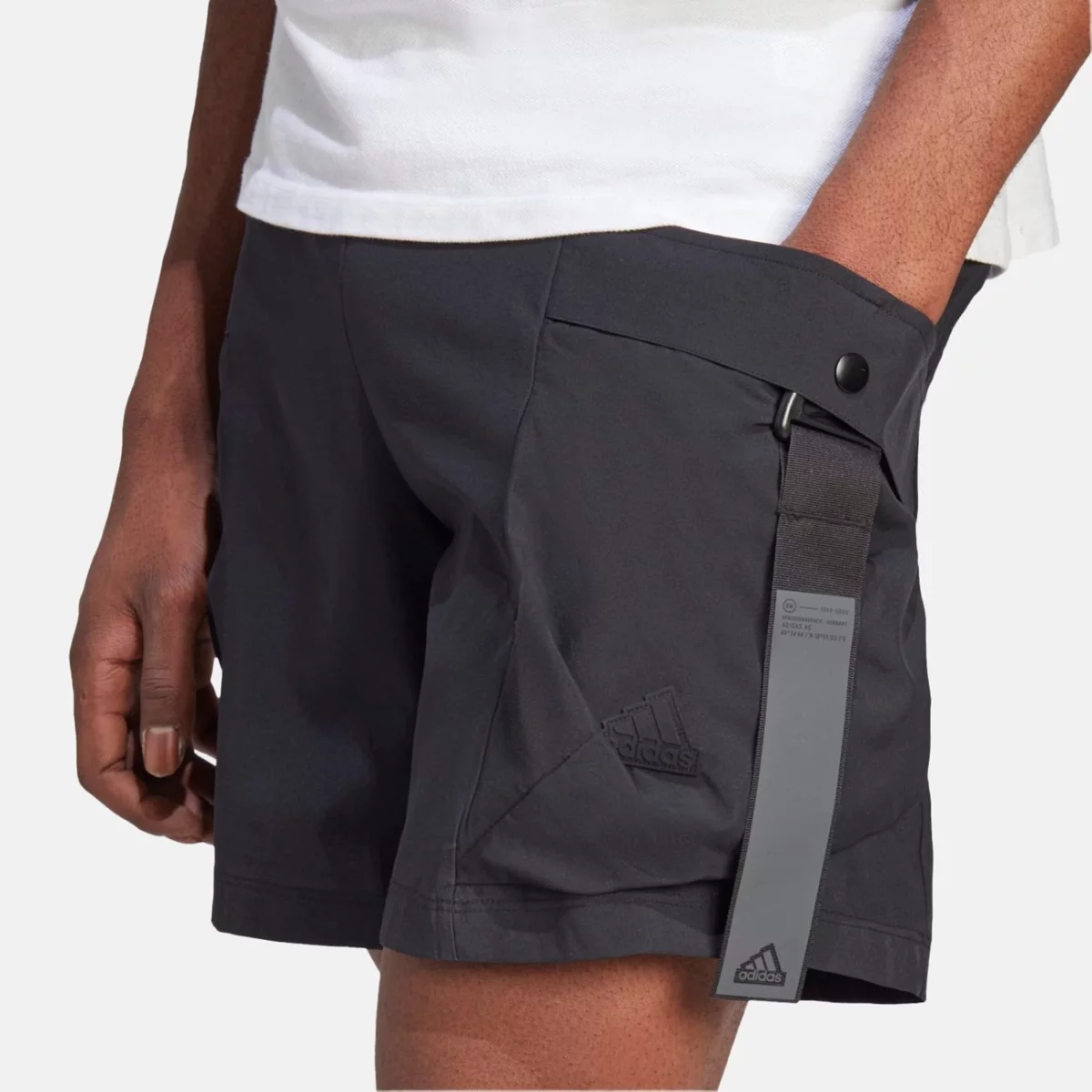 ic6737_6_apparel_on-model_detail-view-1_grey-huge-6657a0b16bbf4