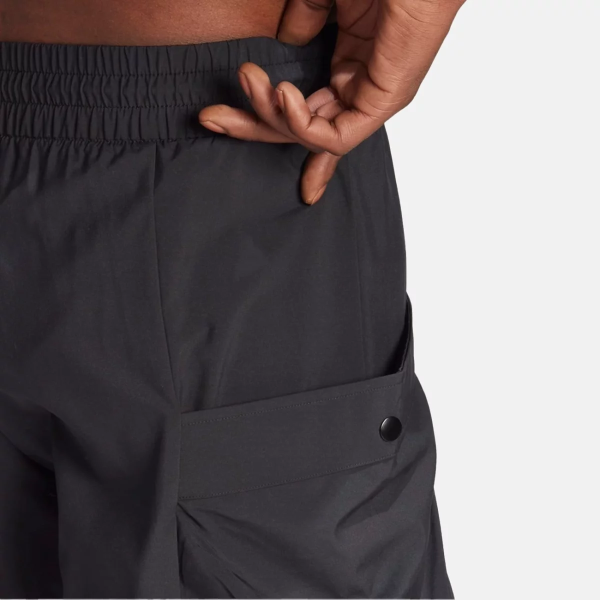 ic6737_7_apparel_on-model_detail-view-2_grey-huge-6657a0b3e5e0b