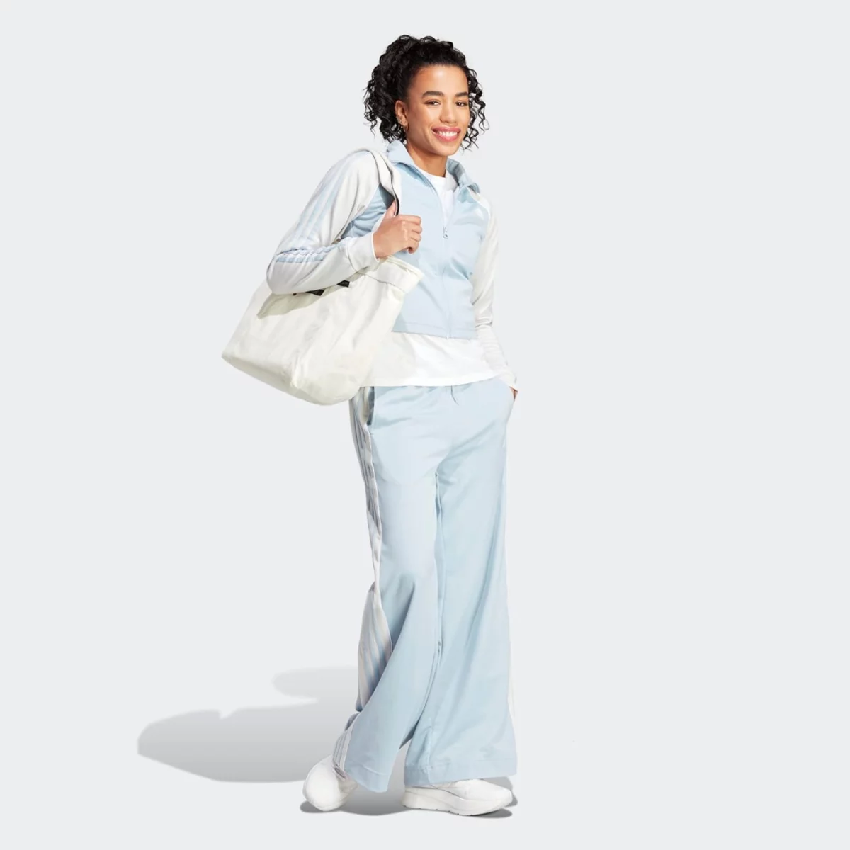 ij8777_4_apparel_on-model_standard-view_grey-huge-6657a64f4efa7