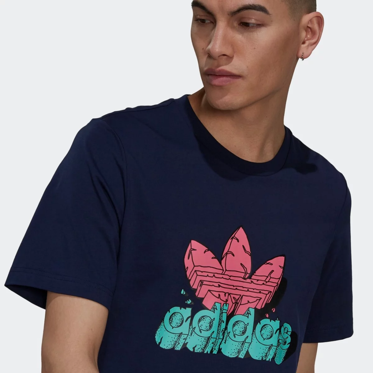 h13480_app_on-model_detail-2_gradient-huge-6657635104576