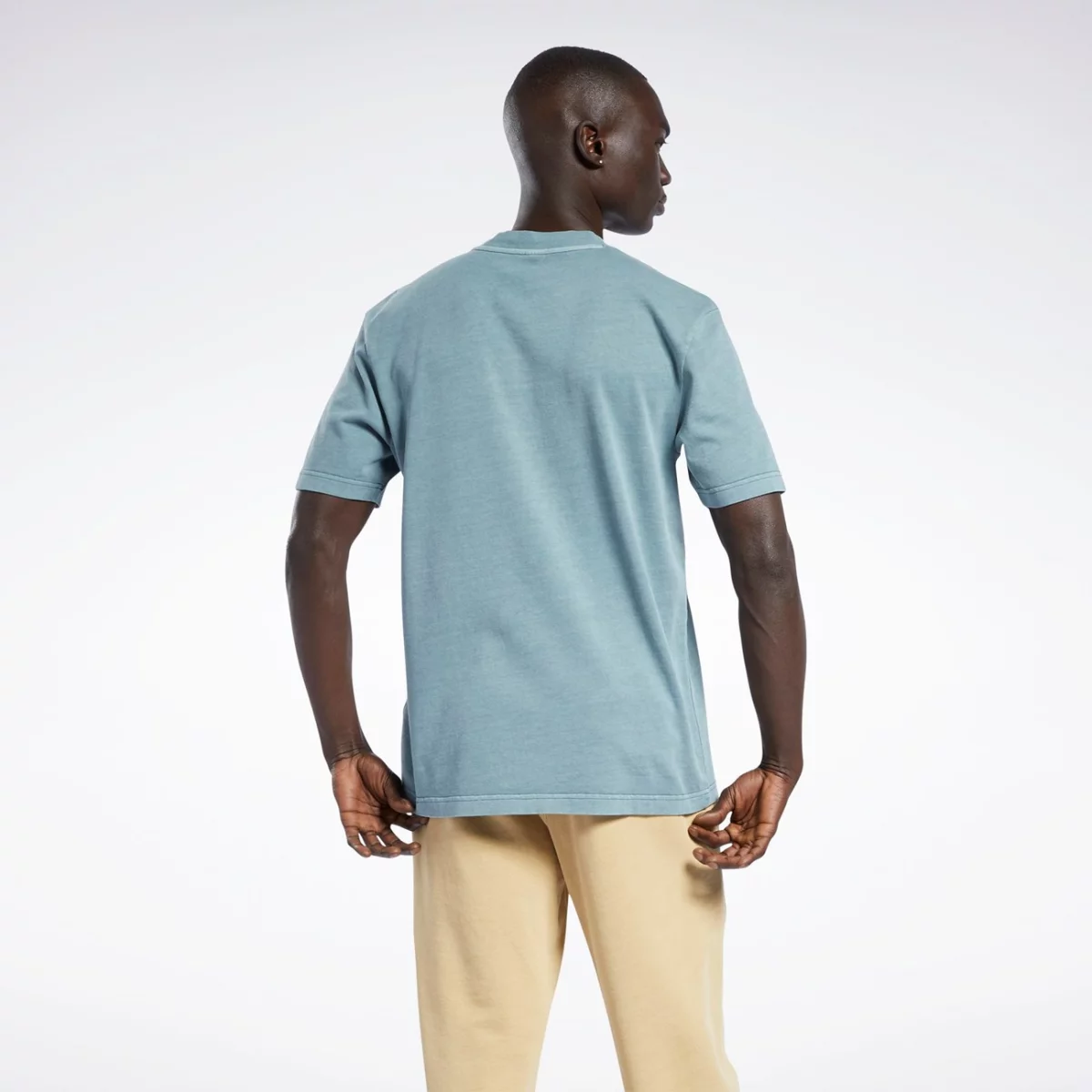 gs9153_app_on-model_back_gradient-huge-665765c106d2b
