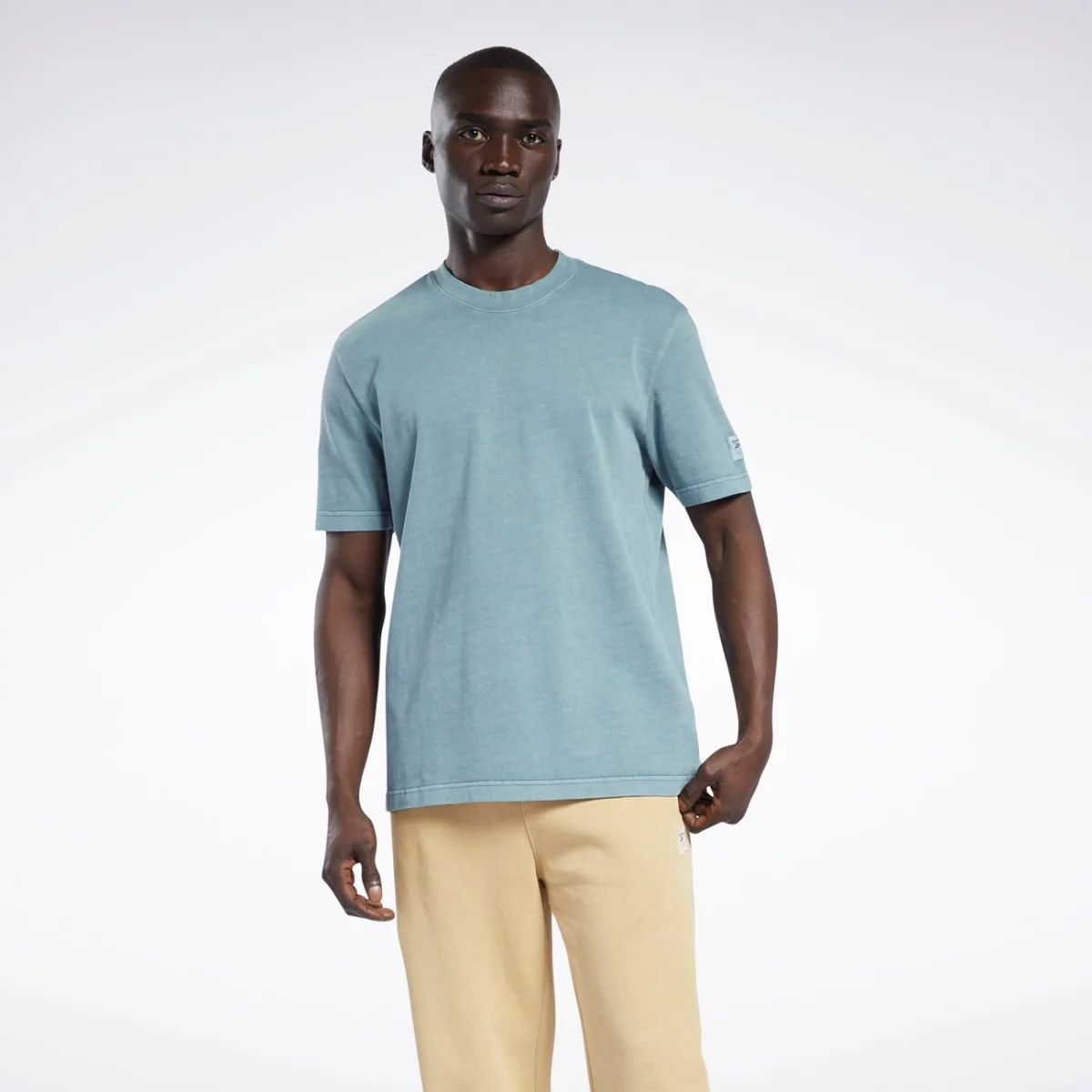 gs9153_app_on-model_standard_gradient-huge-665765ba035be