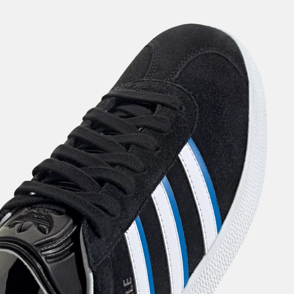 ig6193_8_footwear_photography_detail-view-1_transparent-huge-665841bc8c8fa