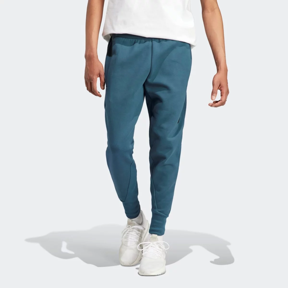 in5100_3_apparel_on-model_standard-view_grey-huge-6657a5d513427