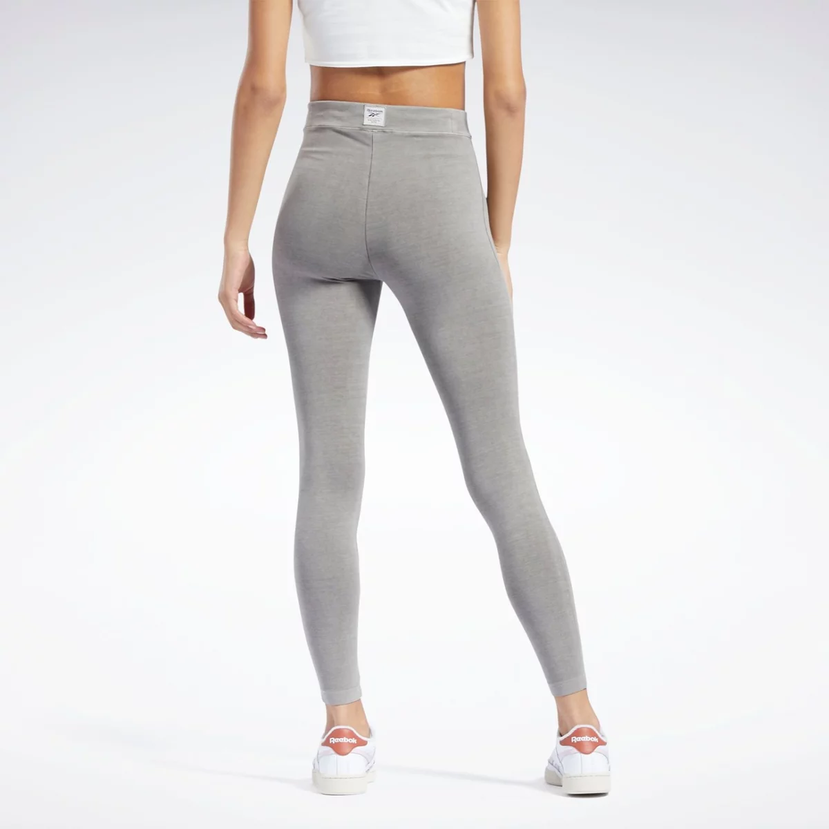 h46801_app_on-model_back_gradient-huge-66577837bd58c