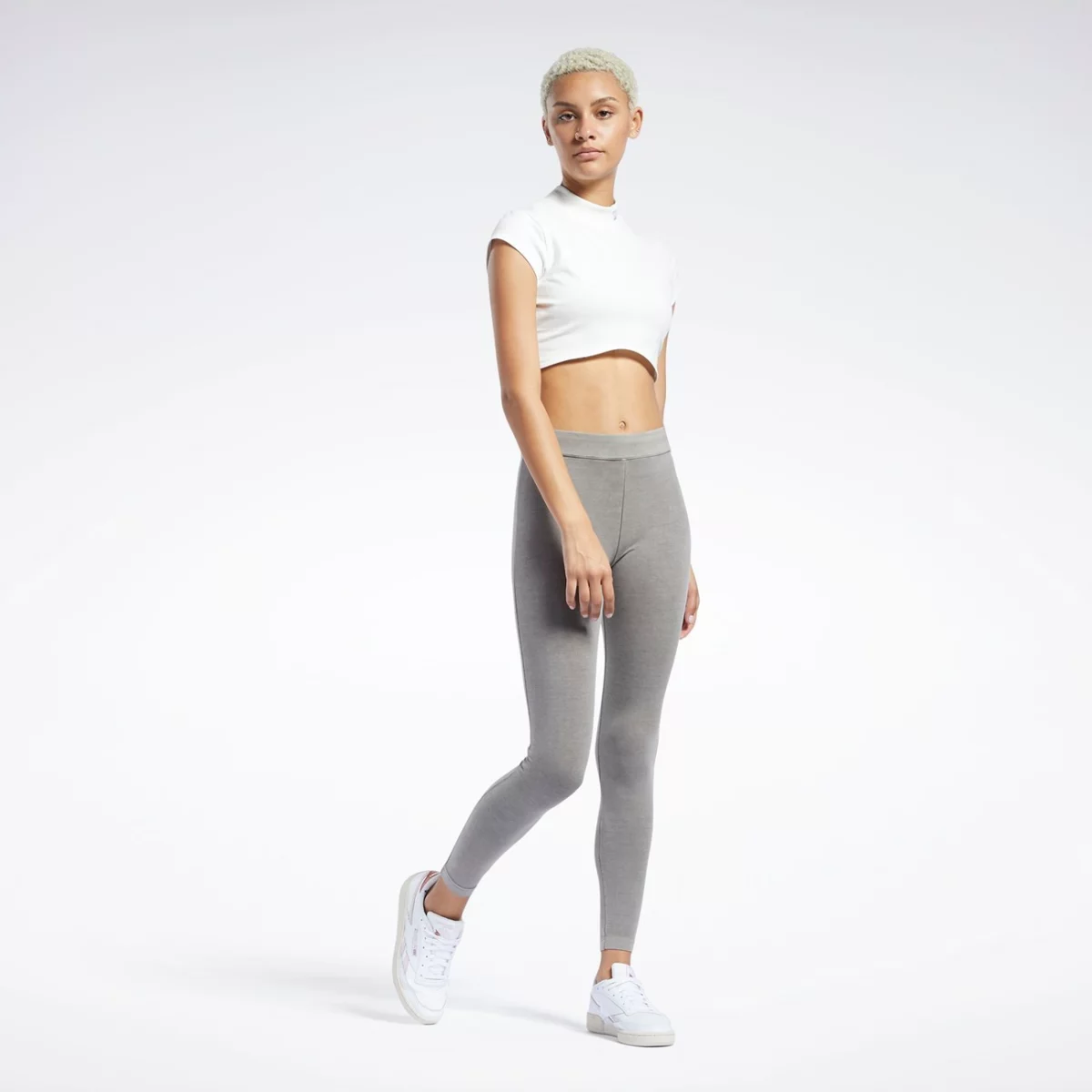 h46801_app_on-model_side_gradient-huge-665778392a050