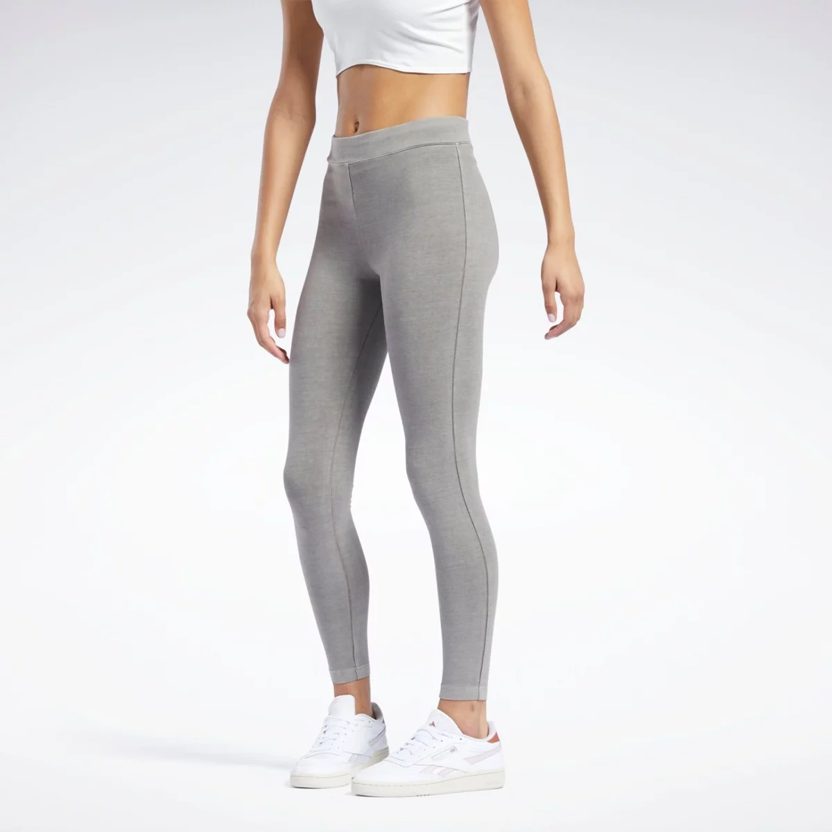 h46801_app_on-model_standard_gradient-huge-665778365cd53