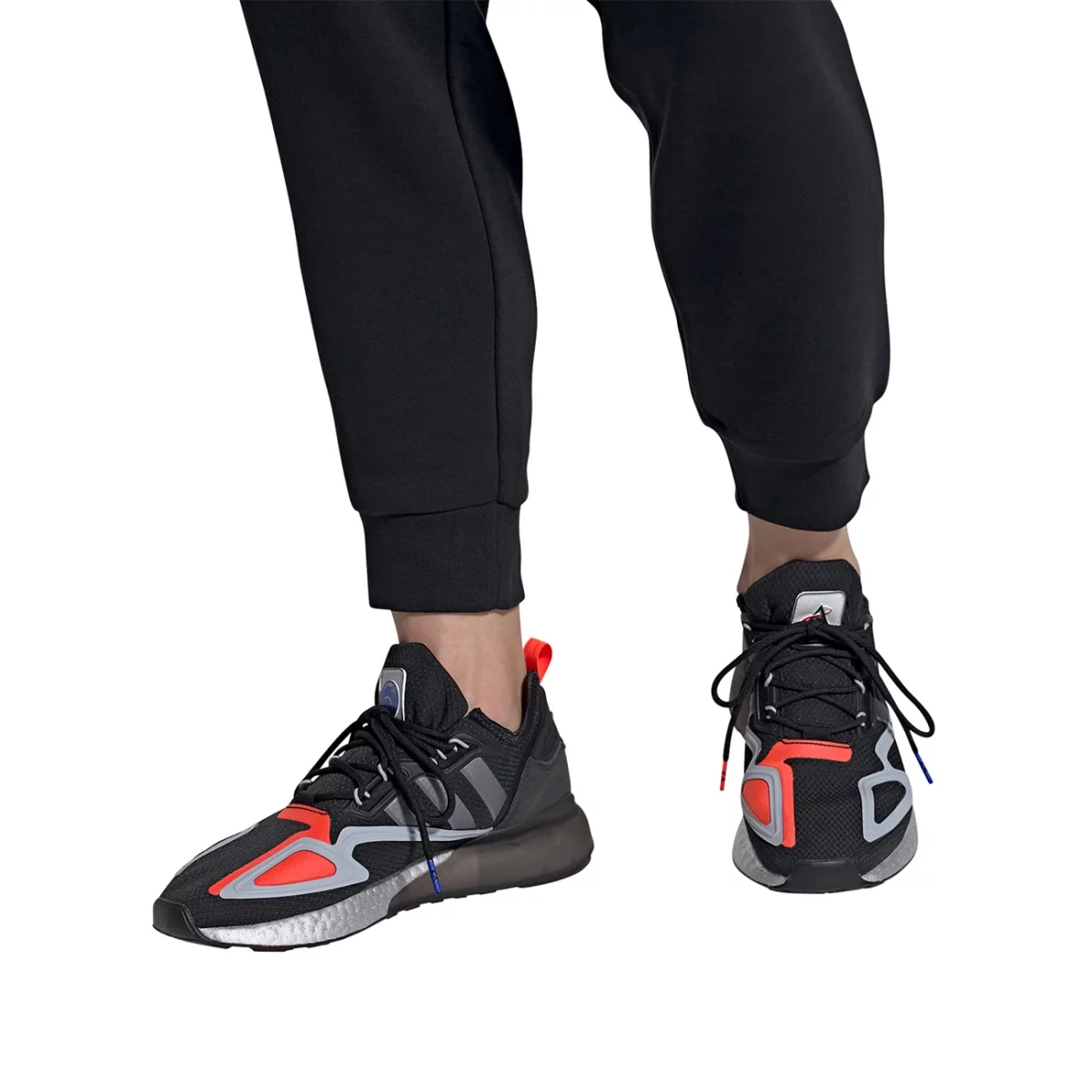 fy5724_ftw_on-model_front_transparent-huge-6657e63ea5d87