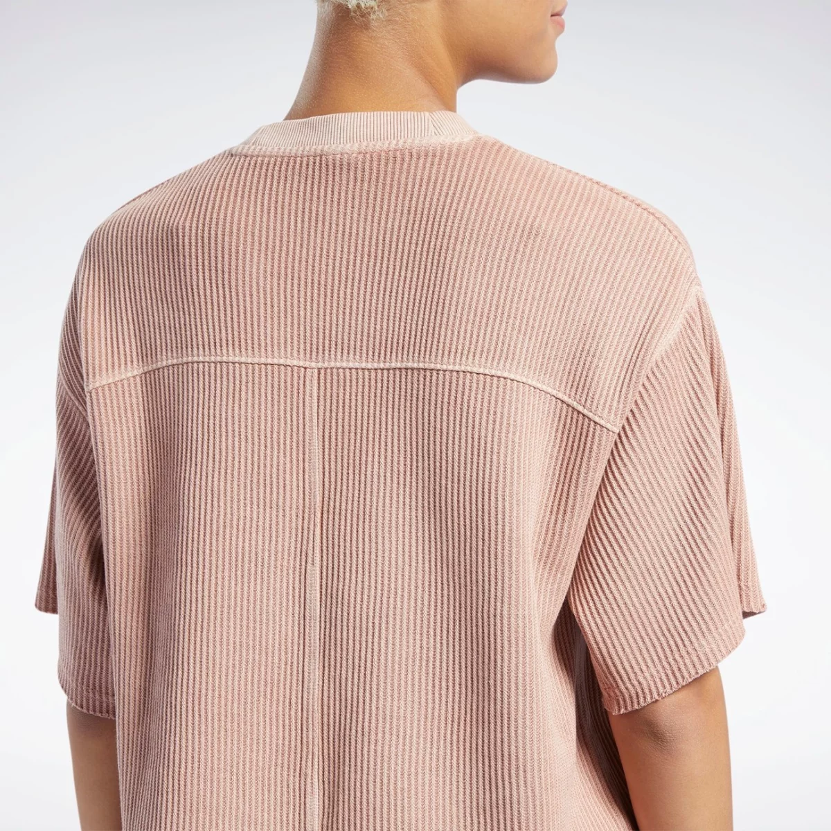 h49291_app_on-model_detail-2_gradient-huge-6657787fea70c