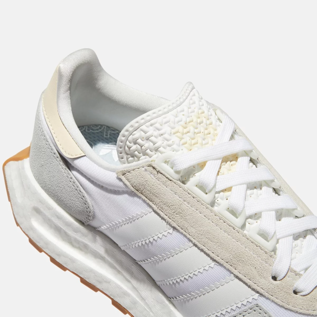 gw8259_8_footwear_photography_detail-view-1_transparent-huge-66580904494d9