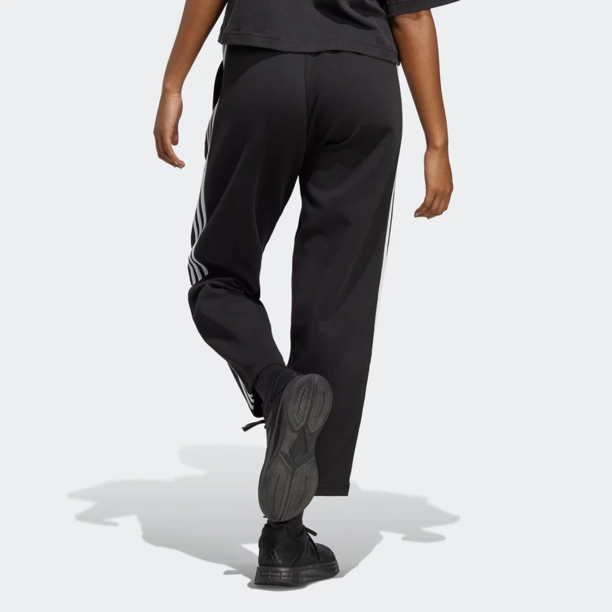 0_0041_ic0458_4_apparel_on-model_back-view_grey-huge-6657a05bbddb2