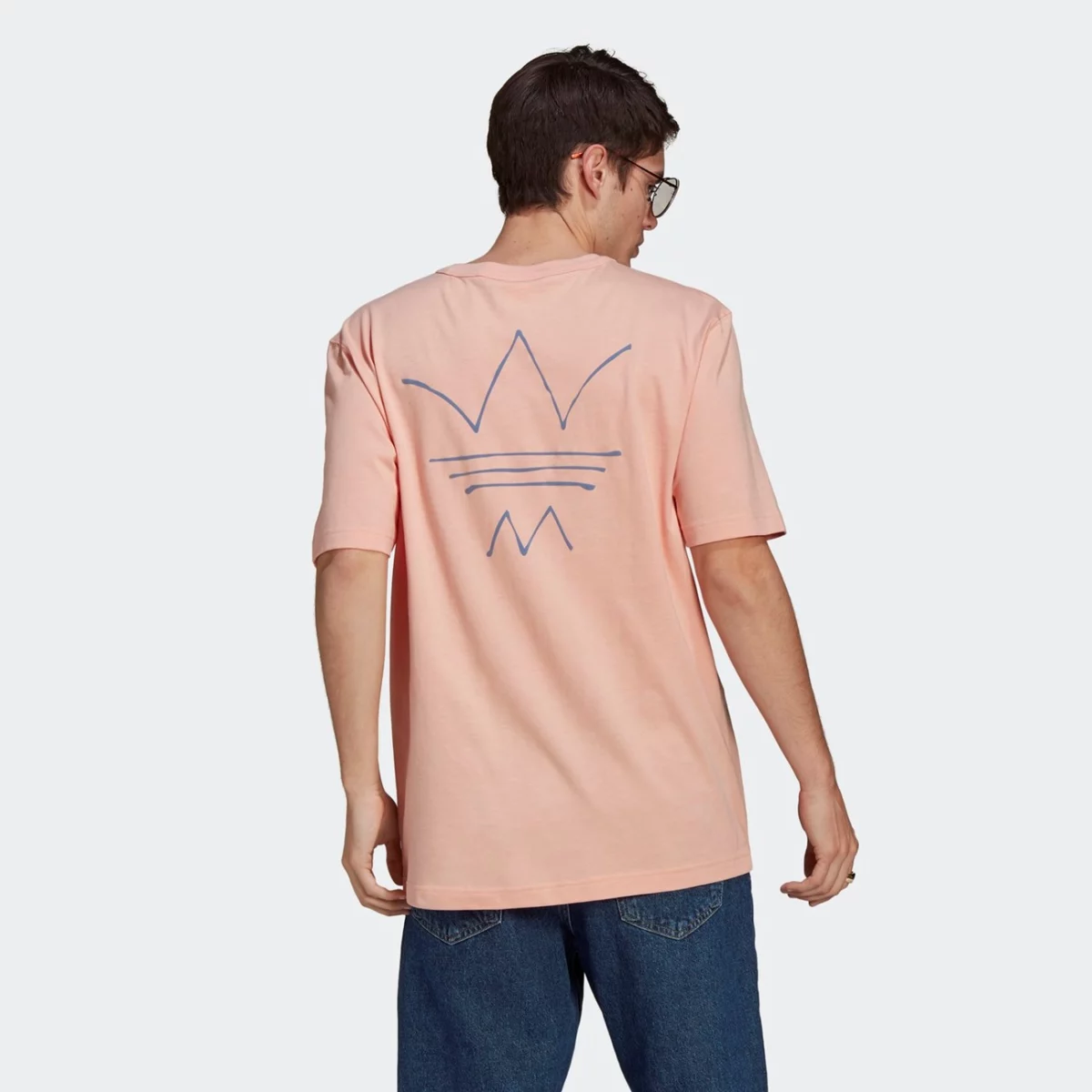 gn3282_app_on-model_back_gradient-huge-665756514f5f0