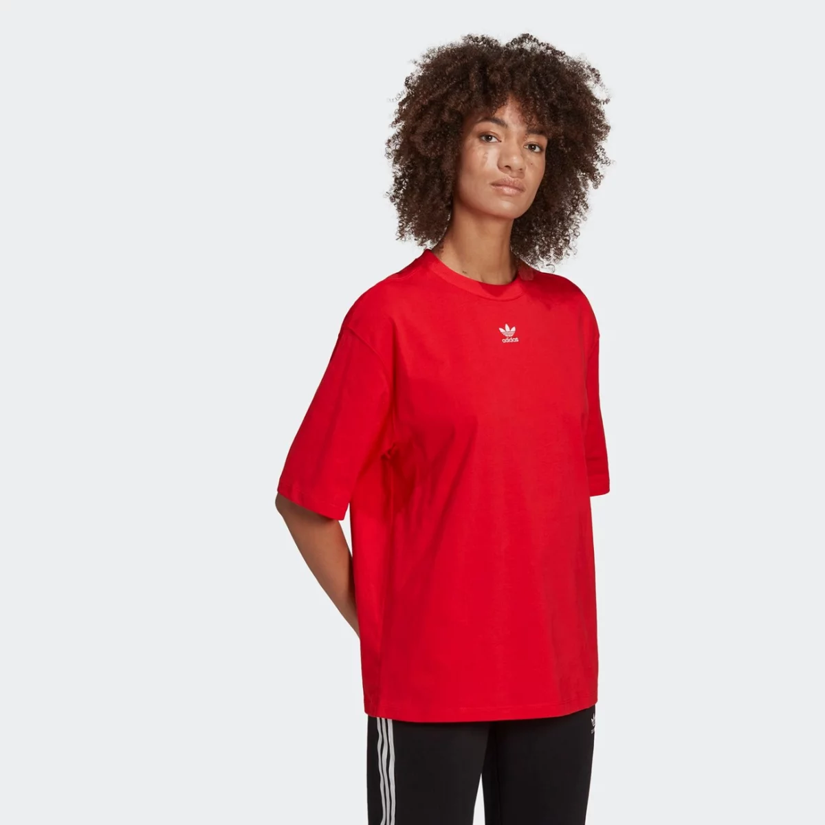 hf7474_app_on-model_walking_gradient-huge-665775d66f133