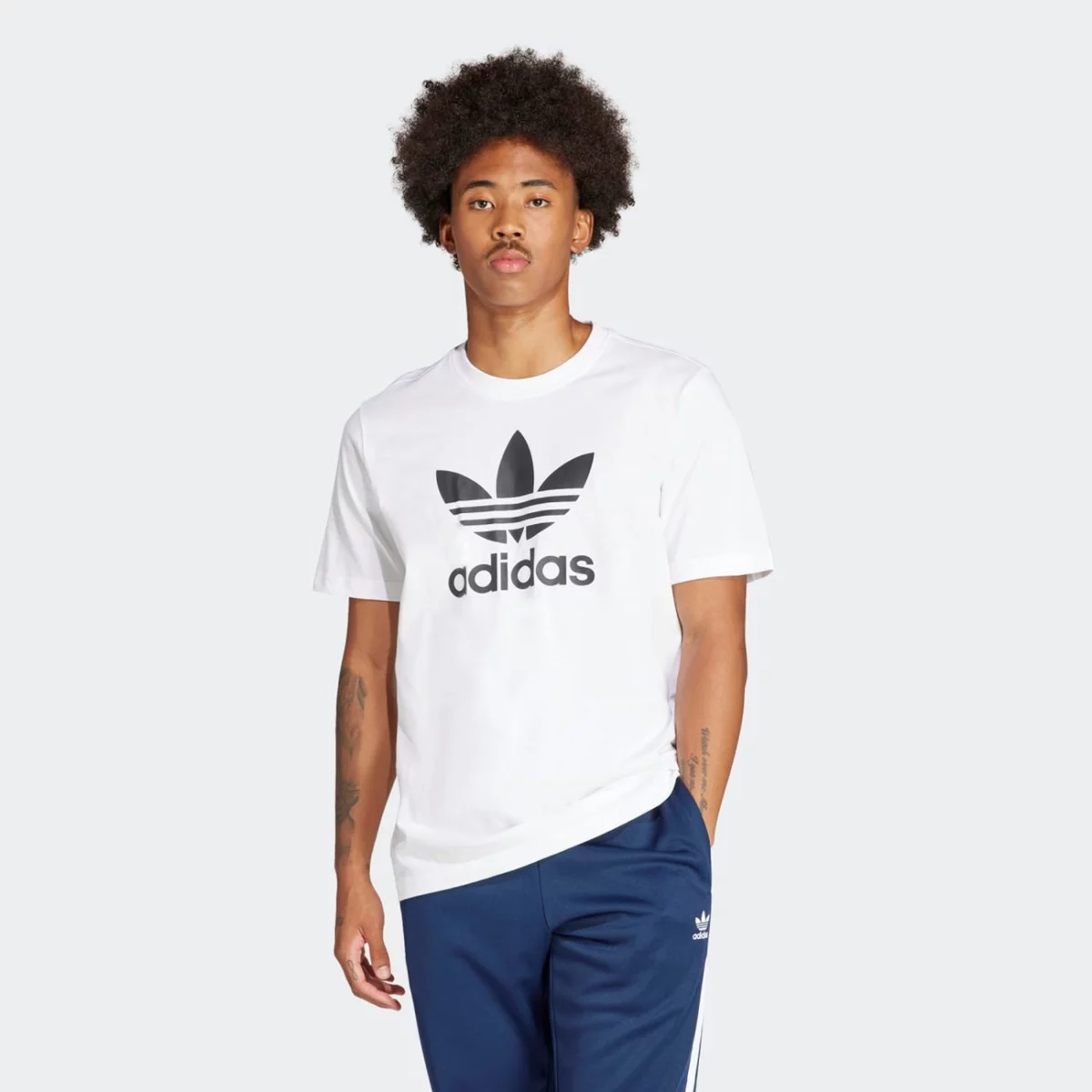 iv5353_3_apparel_on-model_standard-view_grey-huge-6657b20f2977d