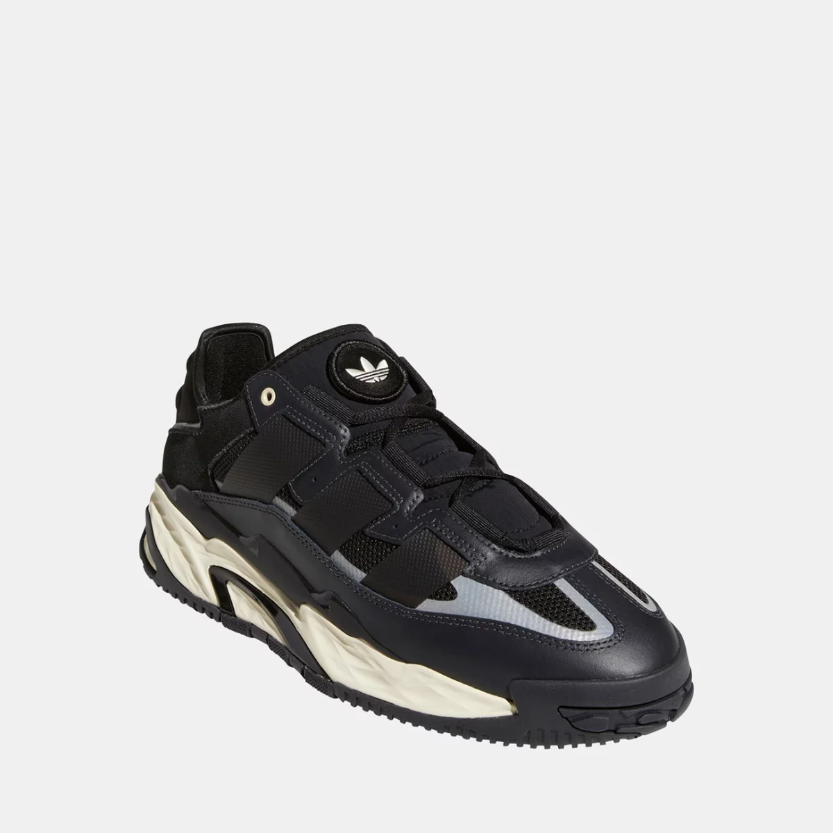 gy8566_ftw_photo_front-lateral-top_transparent-huge-6658089c574eb
