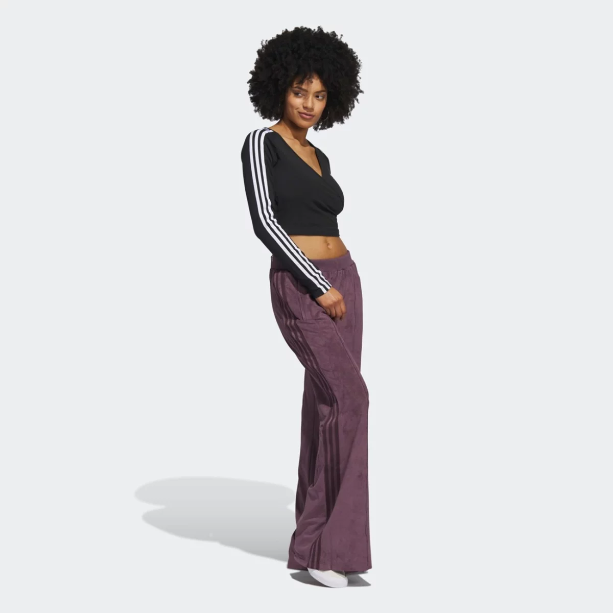 hm1690_6_apparel_on-model_walking-view_grey-huge-66579370156ae
