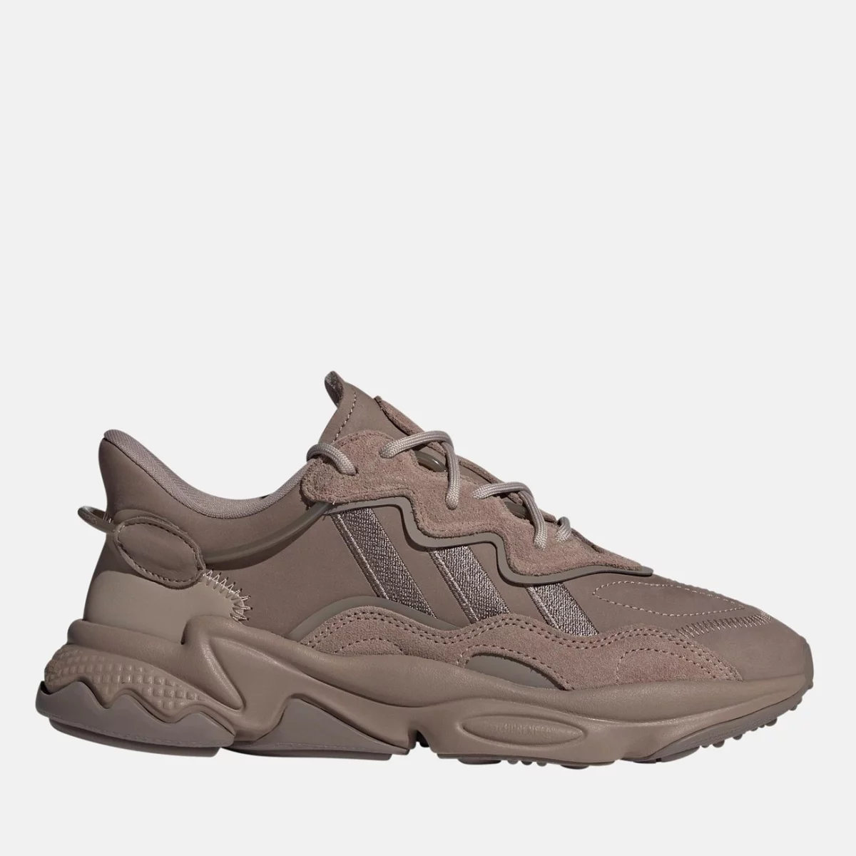 gy6813_1_footwear_photography_side-lateral-center-view_transparent-huge-66581e0f01b46