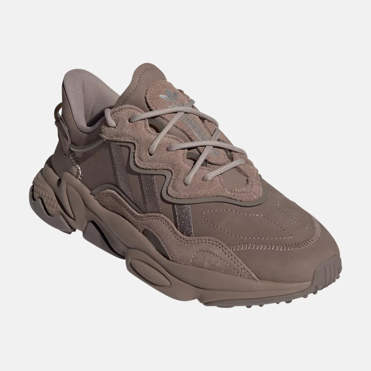 gy6813_6_footwear_photography_front-lateral-top-view_transparent-huge-66581e1057a23