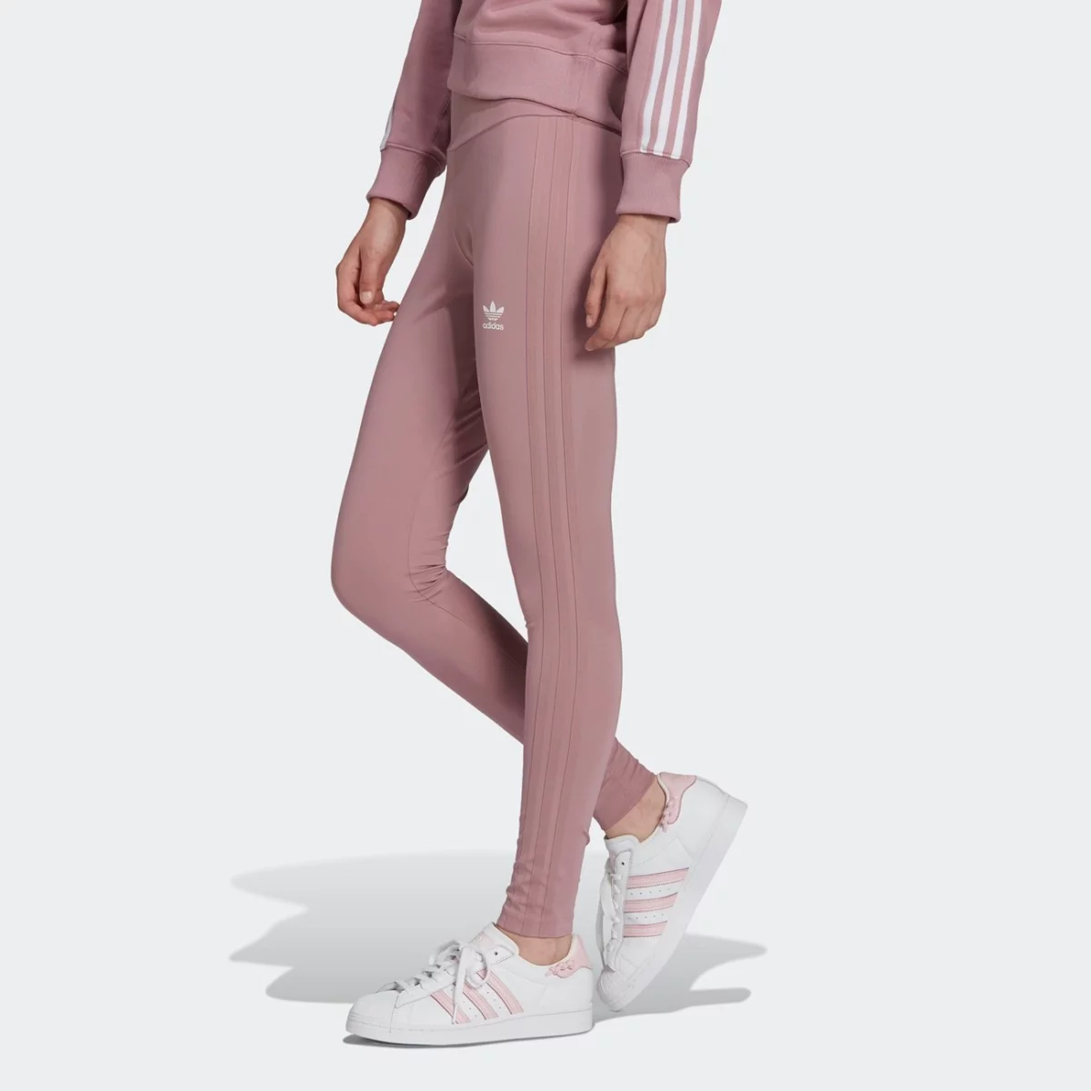 hc2020_app_on-model_side_gradient-huge-665779c4c4459
