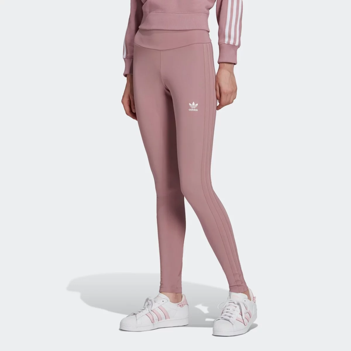hc2020_app_on-model_standard_gradient-huge-665779c0e3a3e