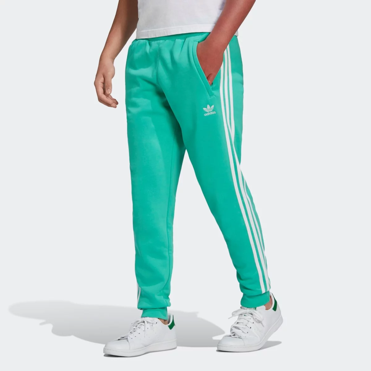 hf2102_app_on-model_standard_gradient-huge-6657753461444
