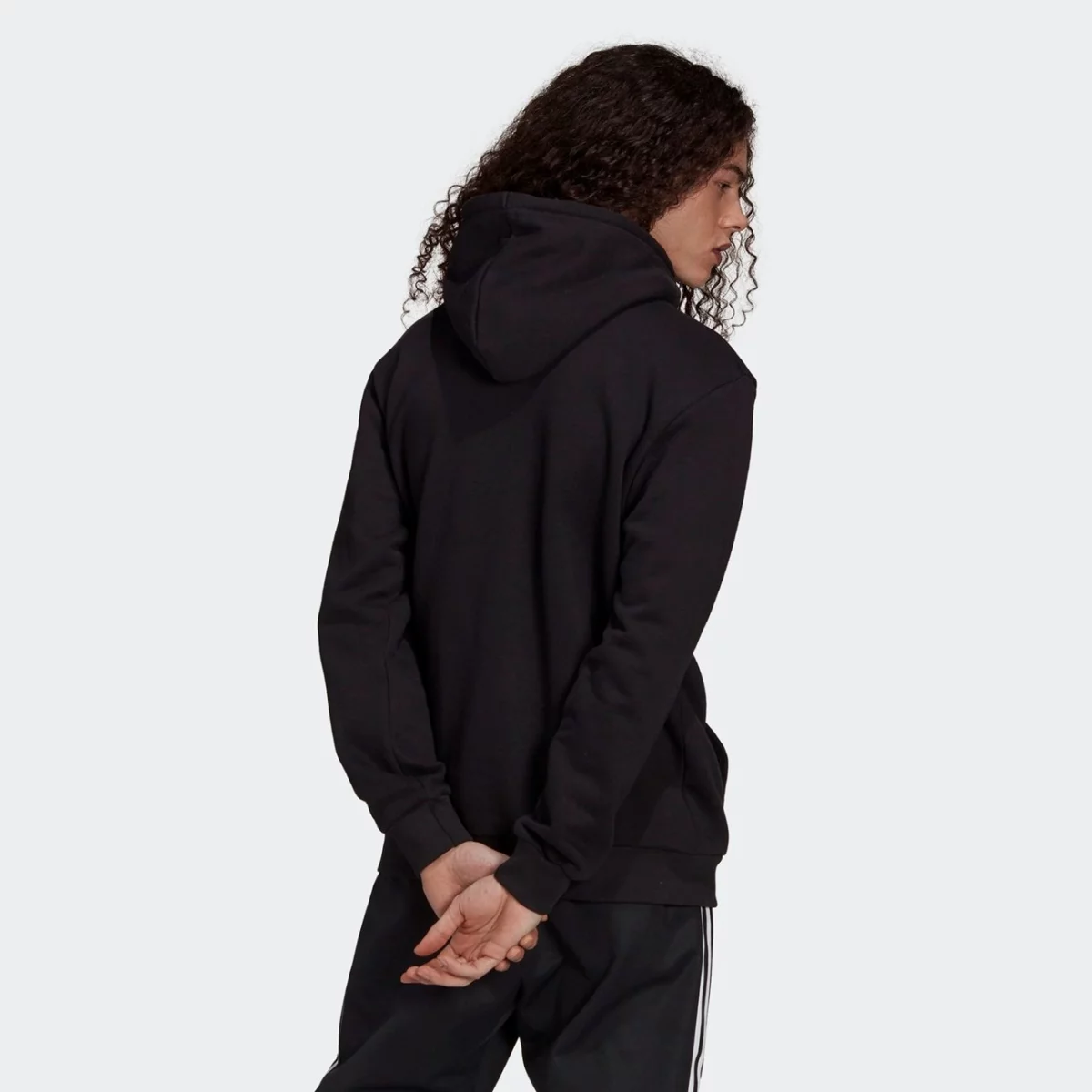 h06667_app_on-model_back_gradient-huge-6657631ae3f85