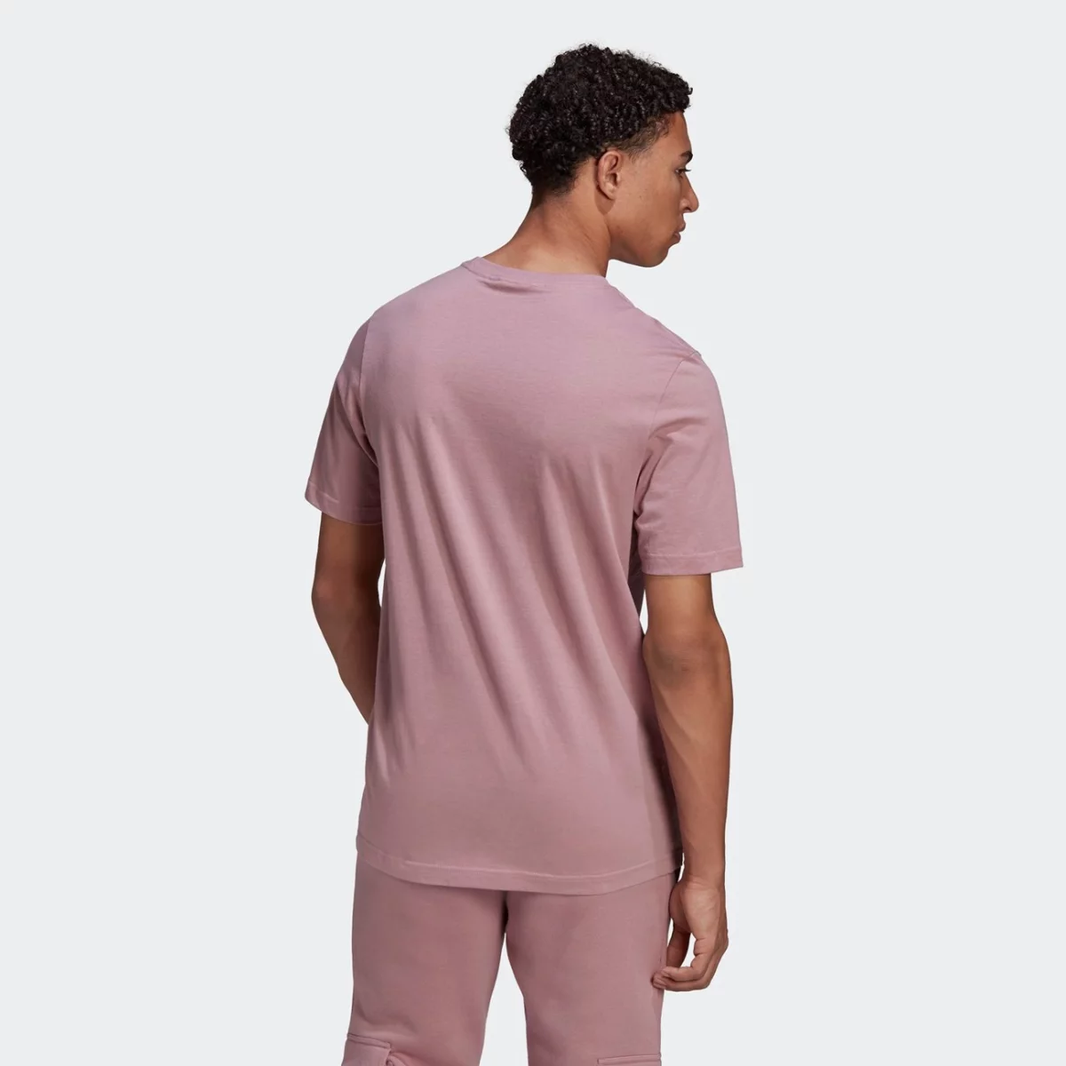 he9444_app_on-model_back_gradient-huge-665776f03ba7c