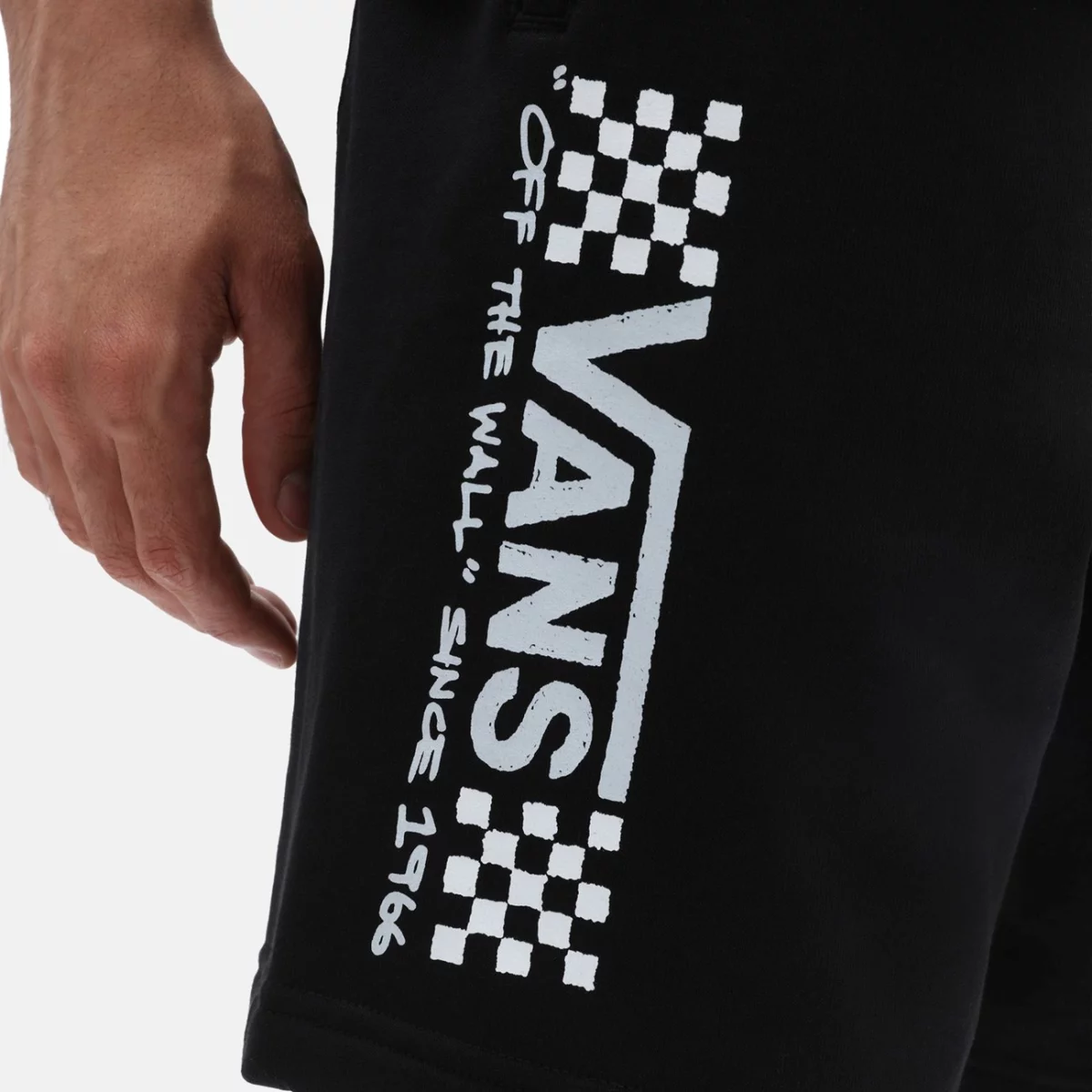 vn0a7s51blk-alt3-huge-6657809415e6a