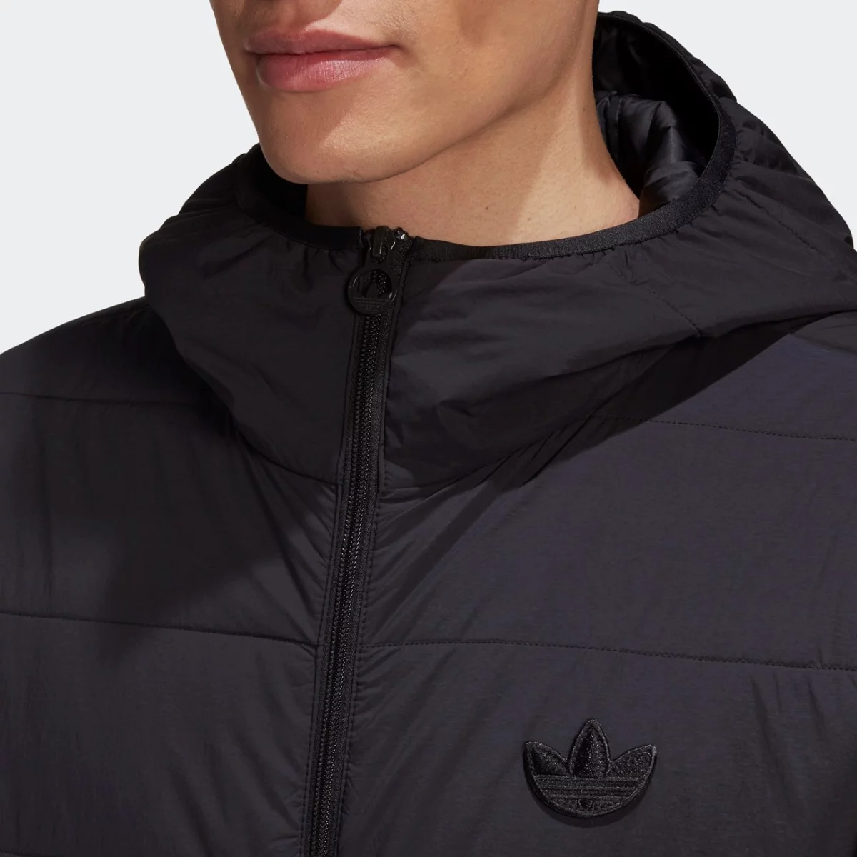 ge1342_app_on-model_detail-1_gradient-huge-66574839208f3