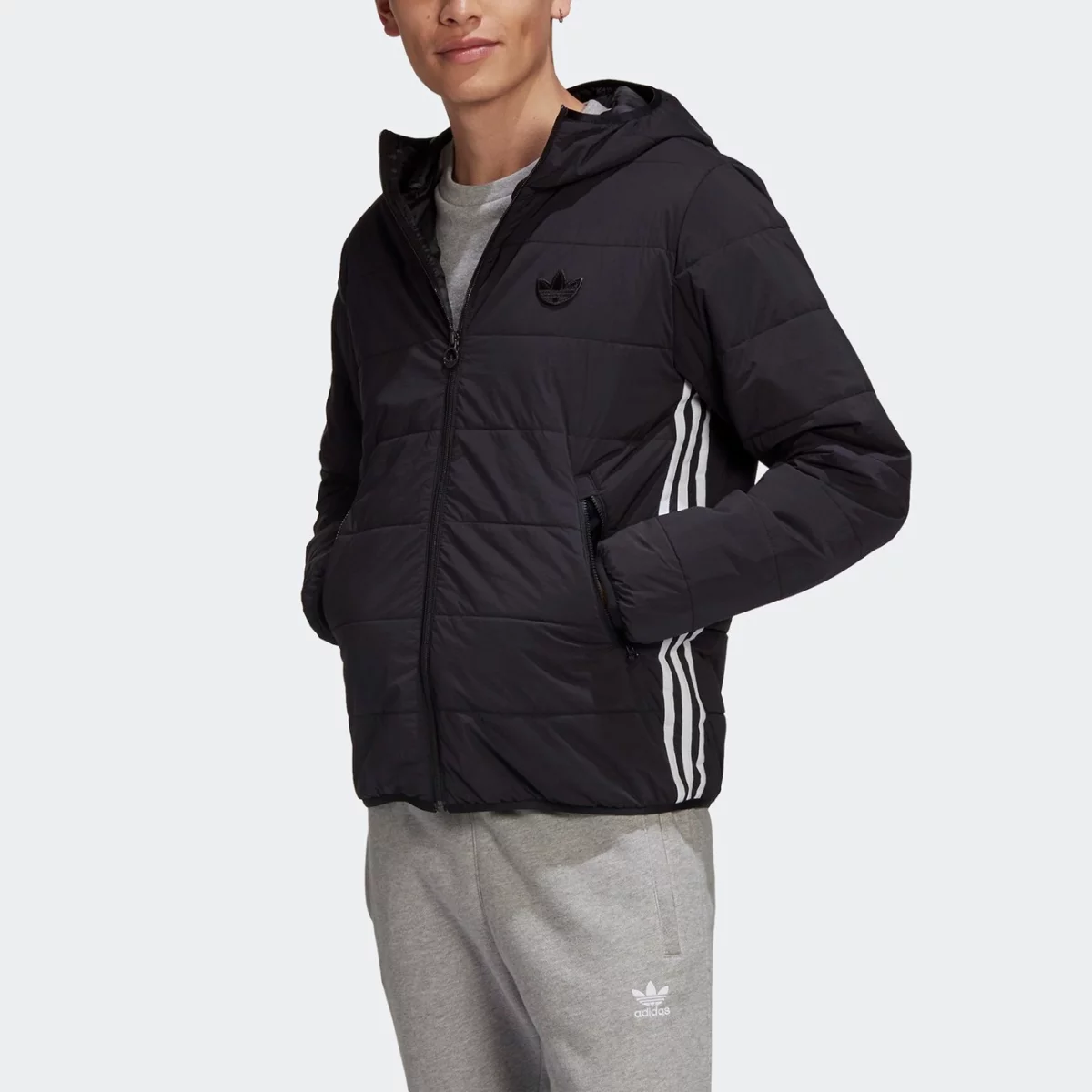 ge1342_app_on-model_front_gradient-huge-665748364f1fc