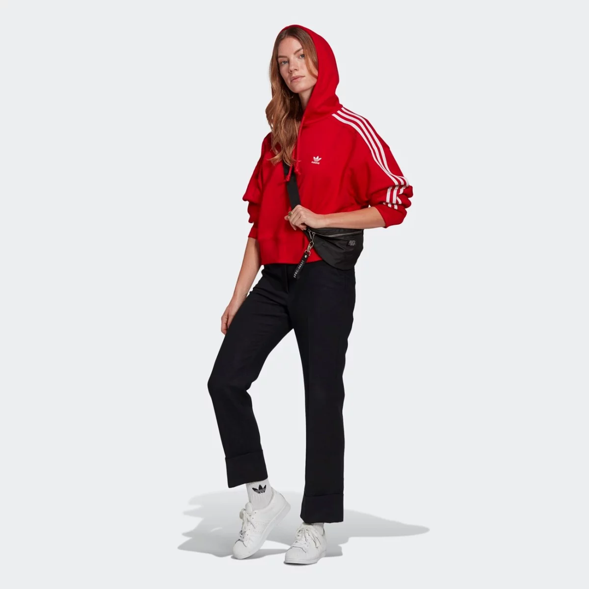 gn2892_app_on-model_standard-outfit_gradient-huge-66575512355f1