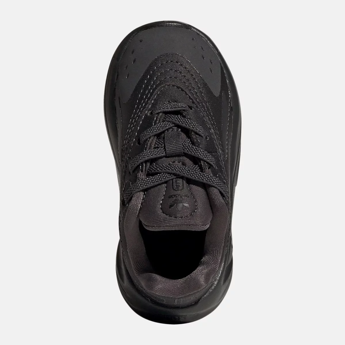 gw7214_3_footwear_photography_top-portrait-view_transparent-huge-66581f9181dcb