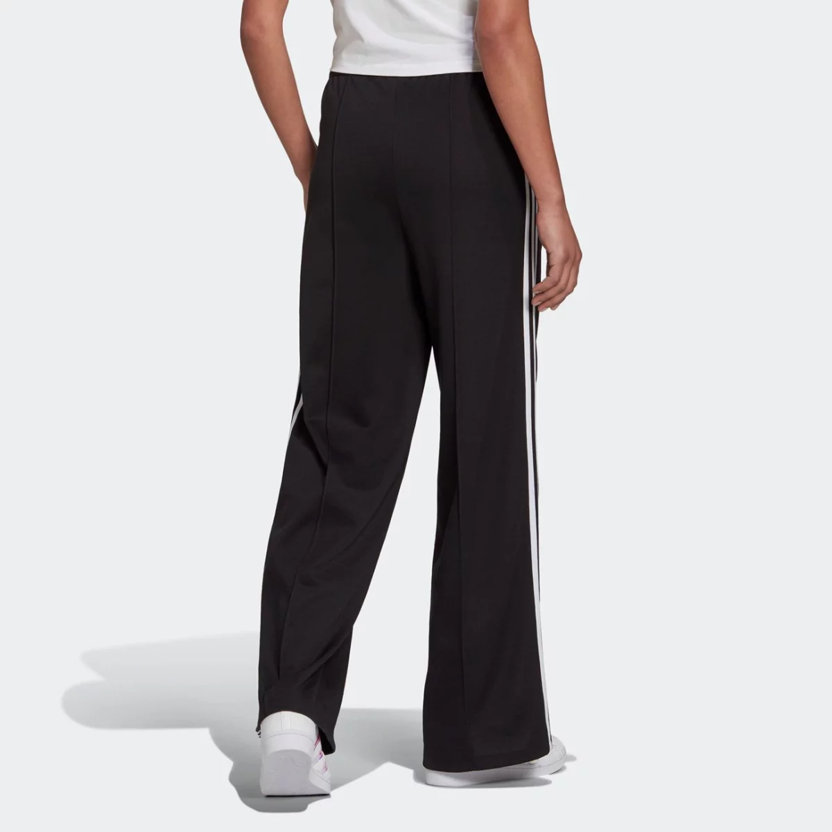 h35605_app_on-model_back_gradient-huge-665765909bbc6