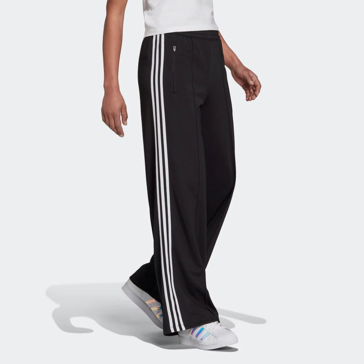 h35605_app_on-model_walking_gradient-huge-6657658f46c7d