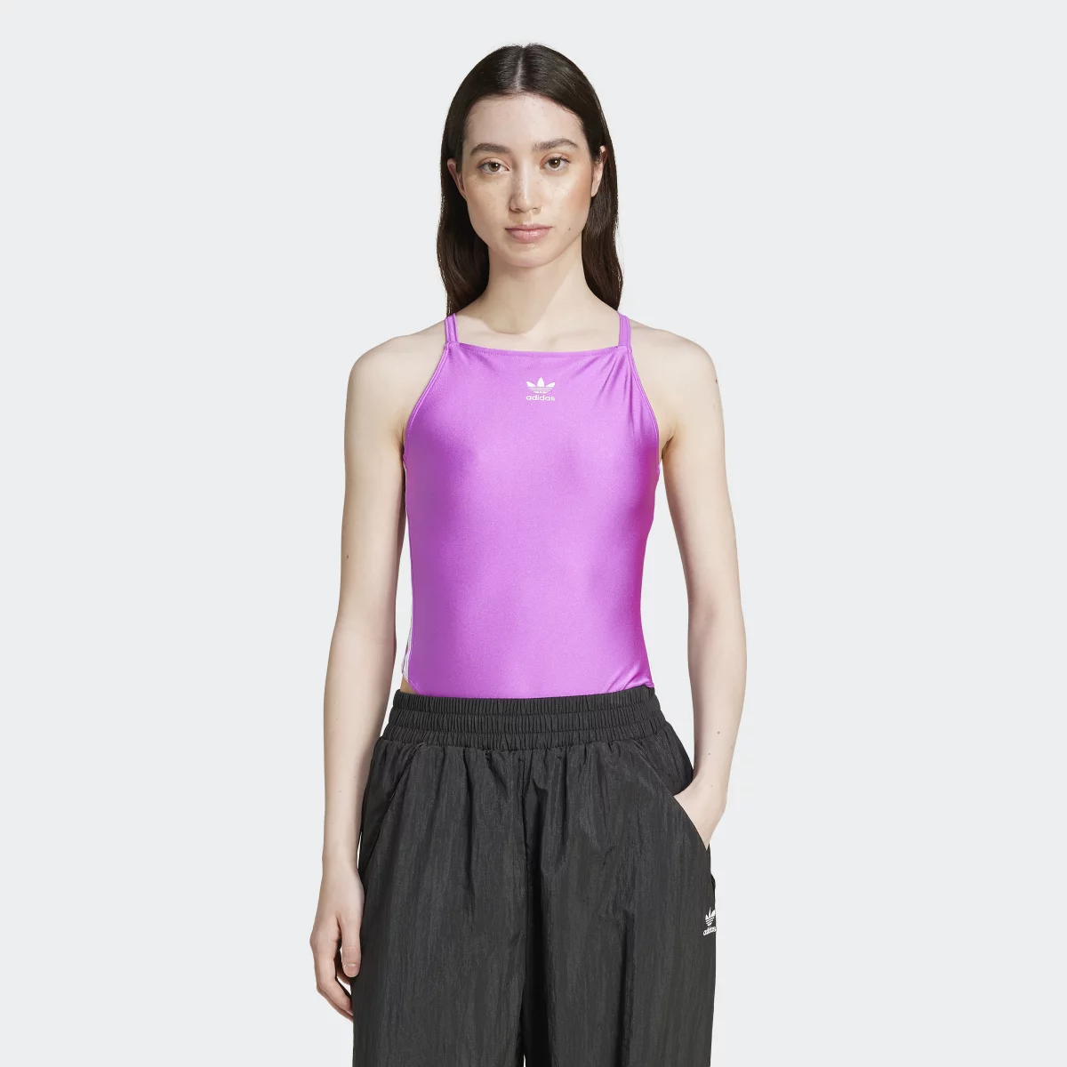 67861244006bfIY7297_3_APPAREL_On_Model_Standard_View_grey