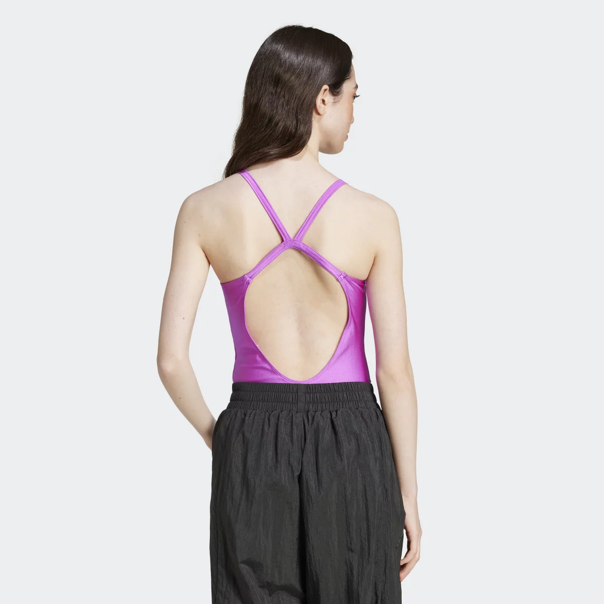 67861249bb2a1IY7297_5_APPAREL_On_Model_Back_View_grey