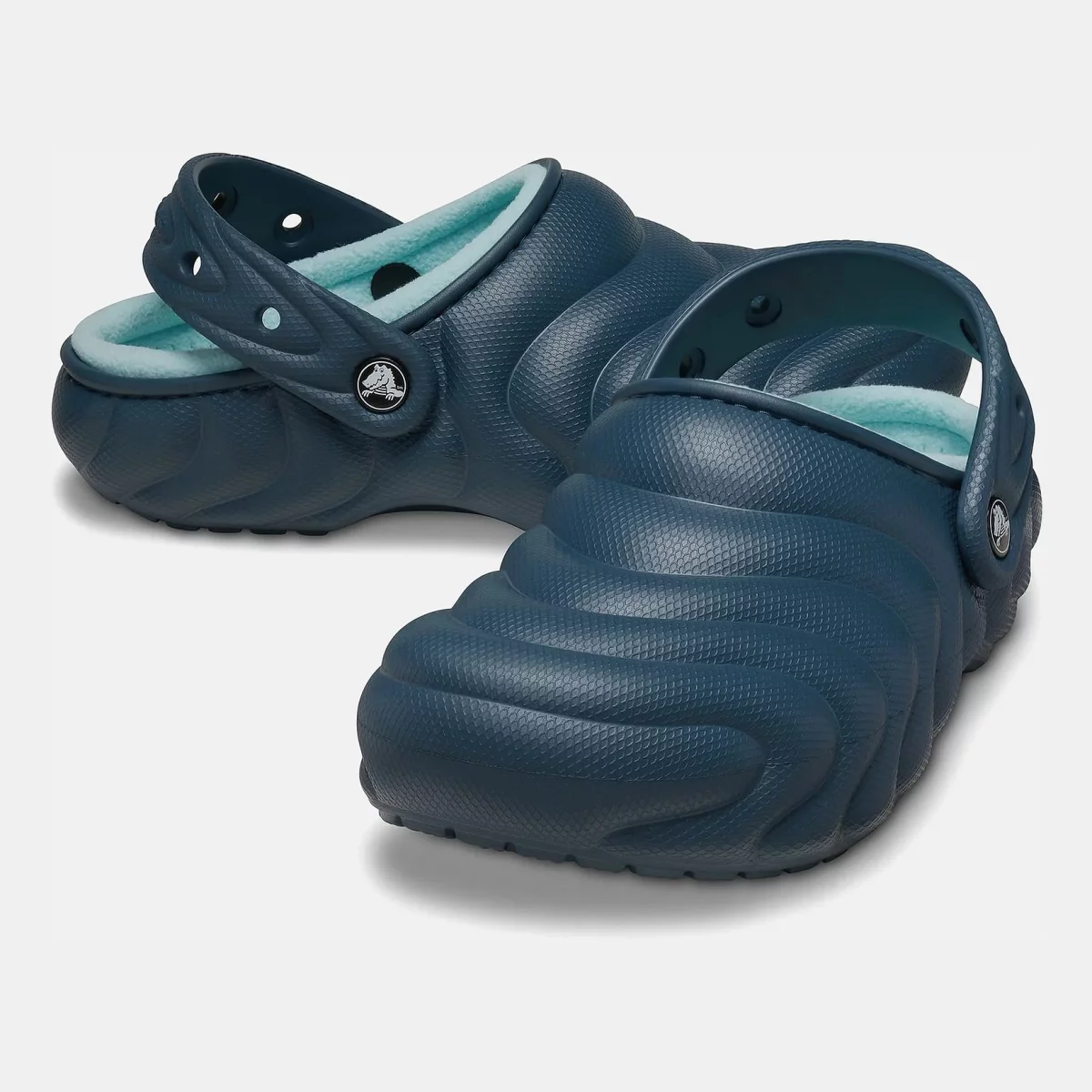 679b543ce3193crocs_pantophles_classic_lined_overpuff_clog_210059_mple_0000304506369_5_