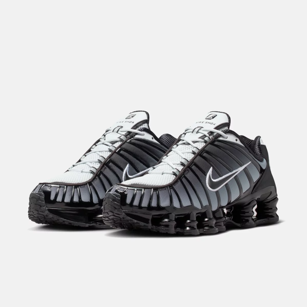 698c3aa6e7847nike_shox_TL_andrika_sneakers_4_