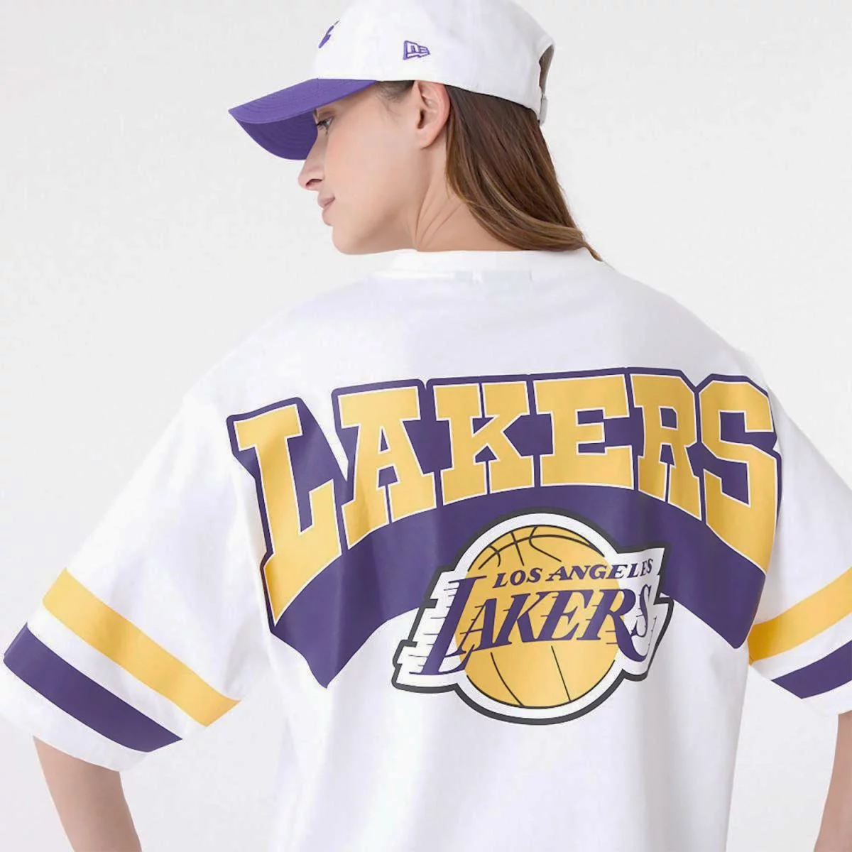 67850335ec0ddla_lakers_nba_arch_graphic_white_oversized_t_shirt_60502585_9
