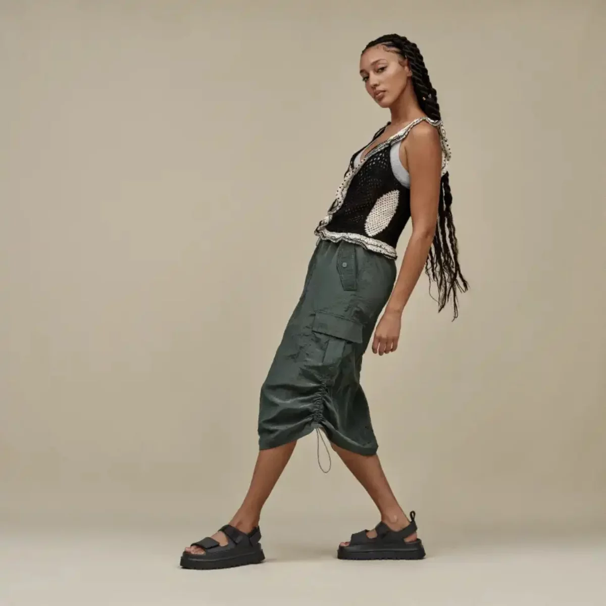 693fe1453c480ugg_goldenglow_gynaikeia_sandalia_4_