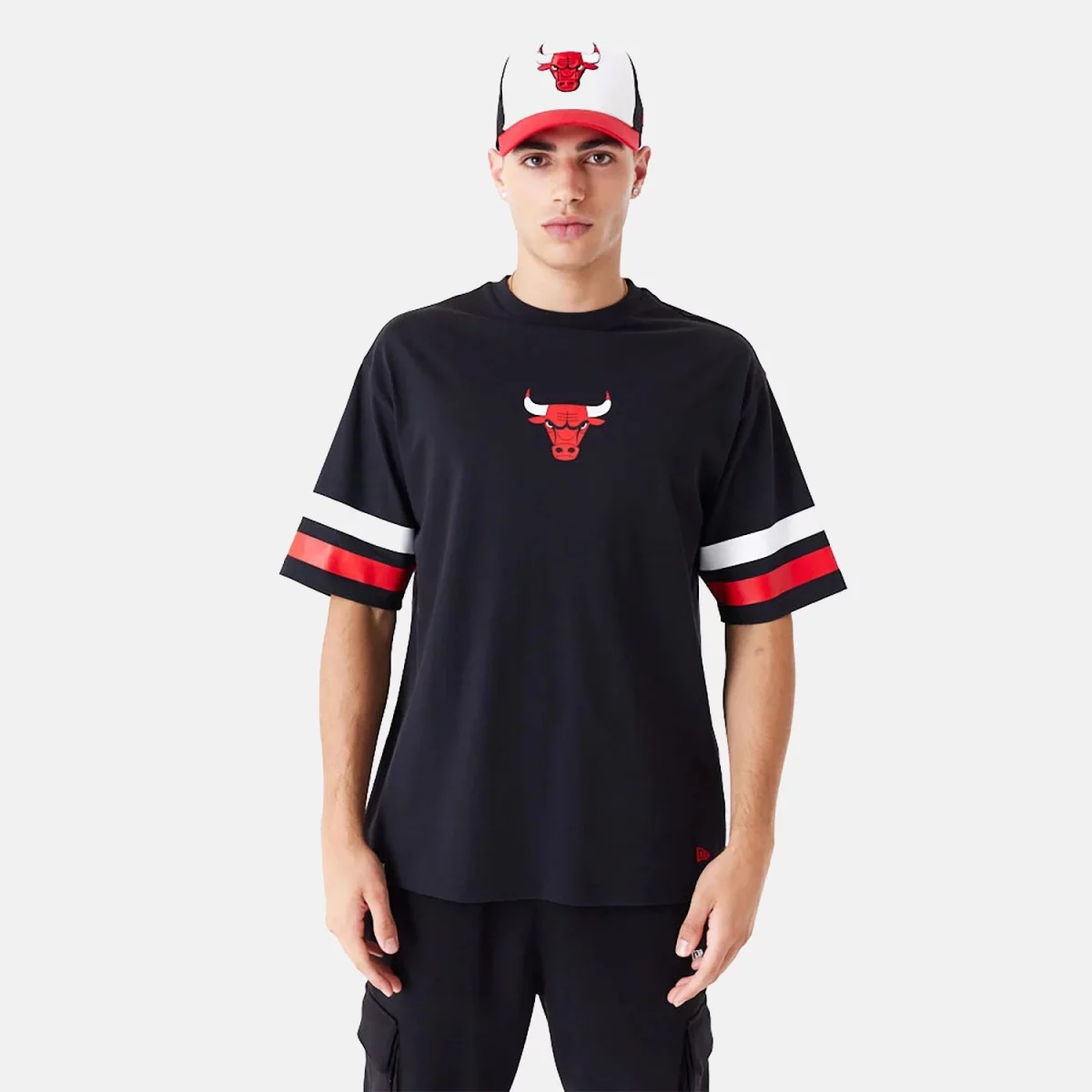 6784fefb56fa7chicago_bulls_nba_arch_graphic_black_oversized_t_shirt_60502589_right