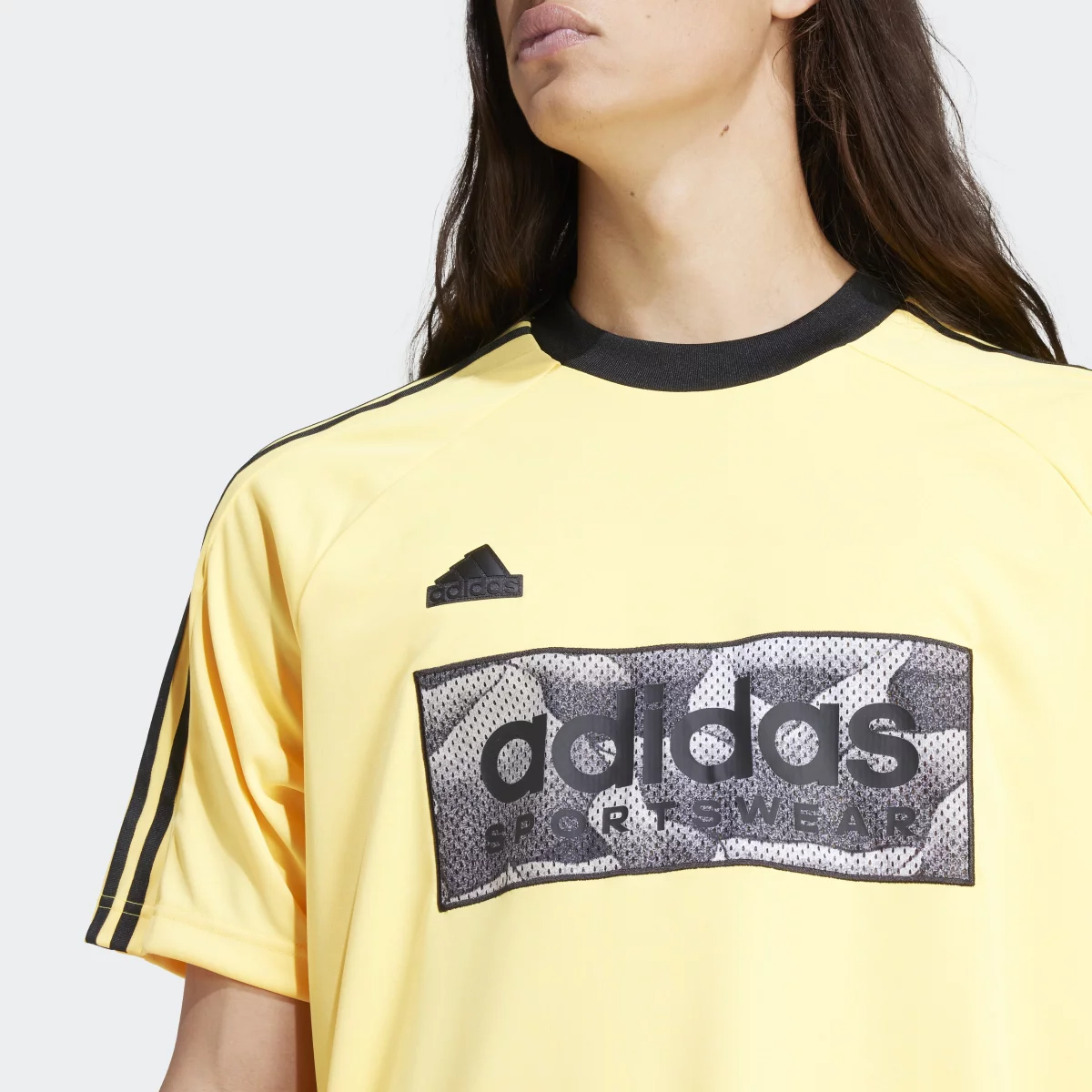 67b5bf437eabaIS1536_7_APPAREL_On_Model_Detail_View_1_grey